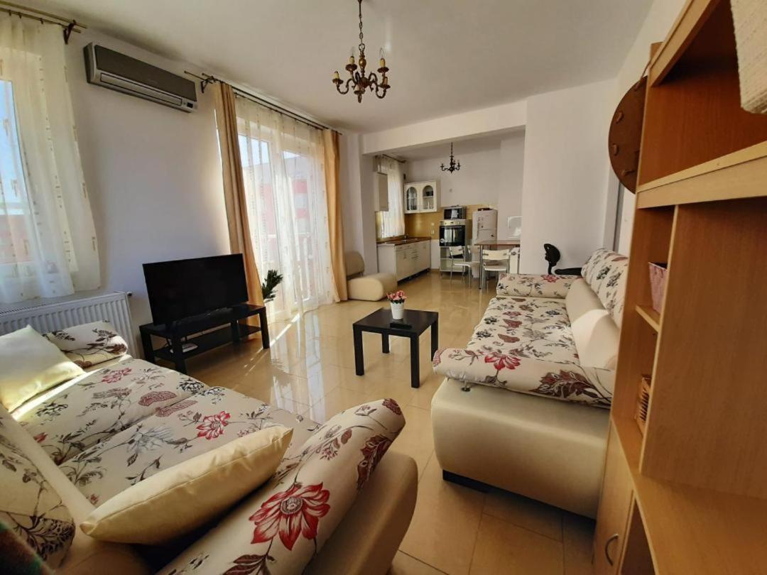 Arad Chic Apartament Uta Esterno foto