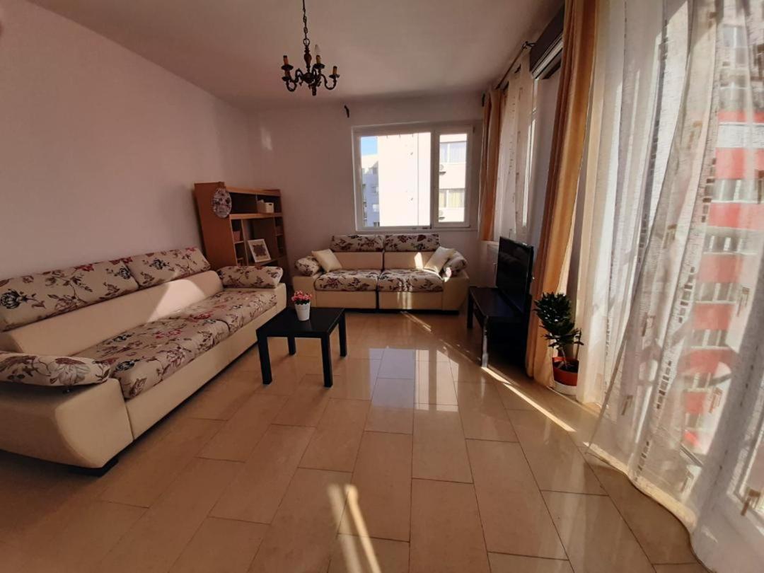 Arad Chic Apartament Uta Esterno foto