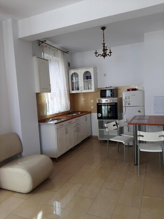 Arad Chic Apartament Uta Esterno foto