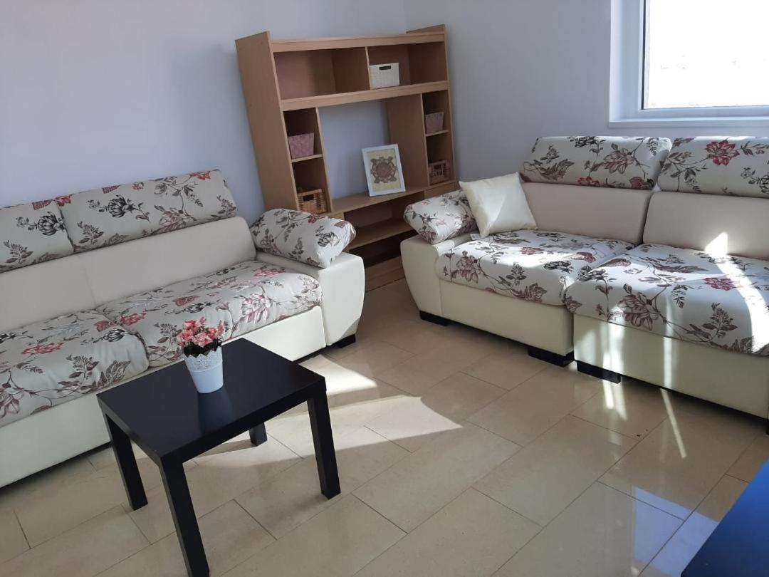 Arad Chic Apartament Uta Esterno foto