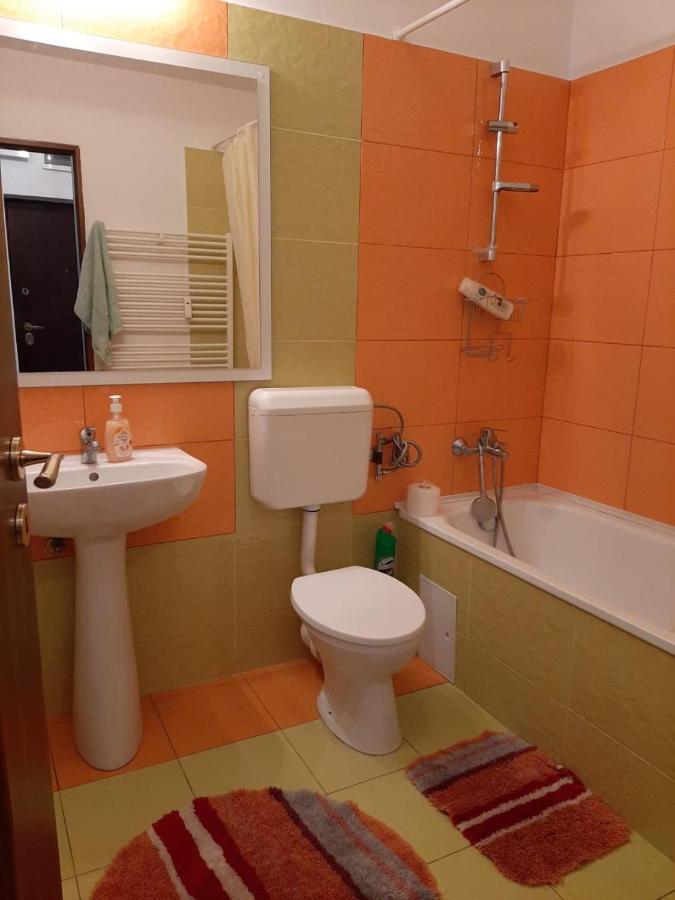 Arad Chic Apartament Uta Esterno foto